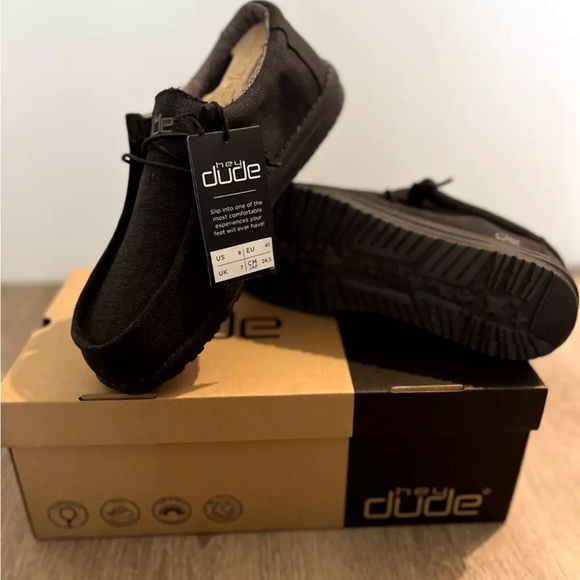 Wally Sox Loafer for Men in Black. - Picture 1 of 4